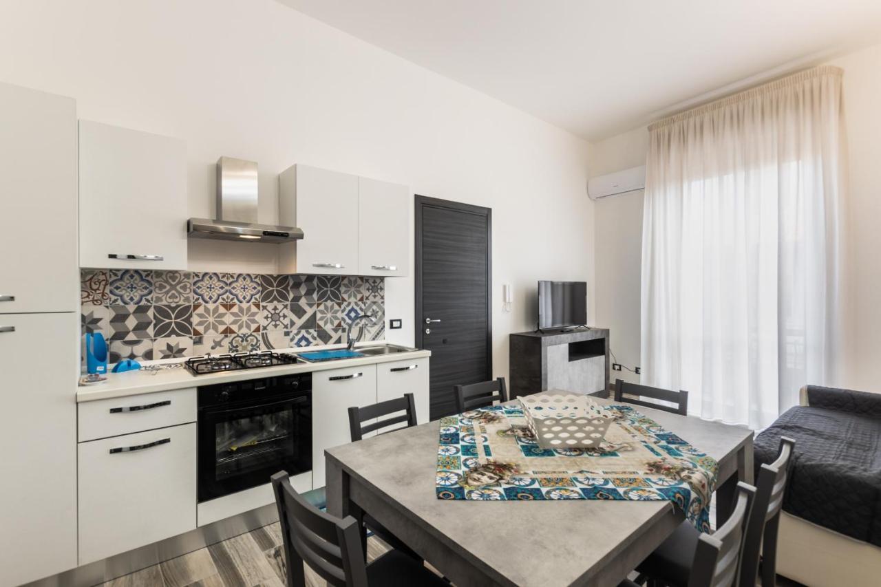 Blu-House Villa อาโวลา ภายนอก รูปภาพ