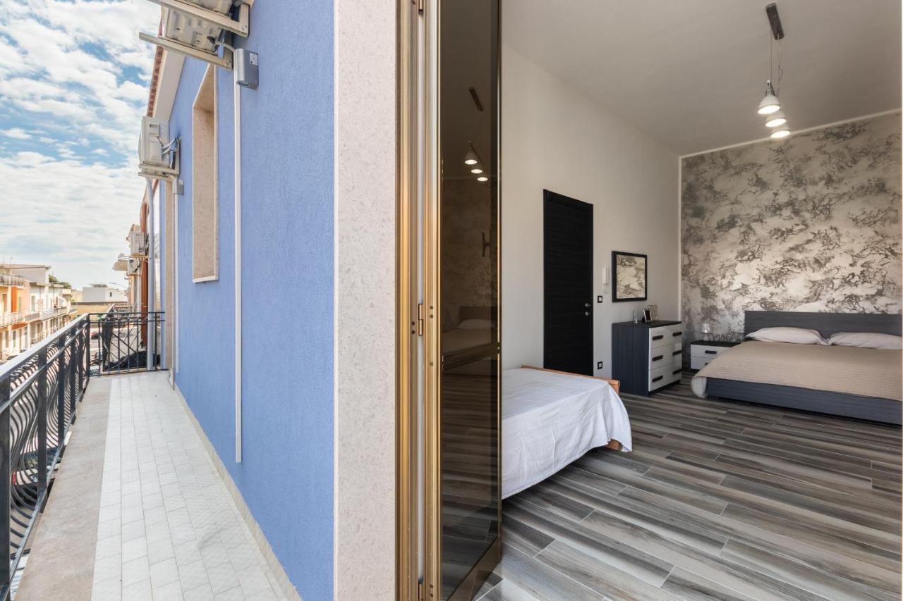 Blu-House Villa อาโวลา ภายนอก รูปภาพ