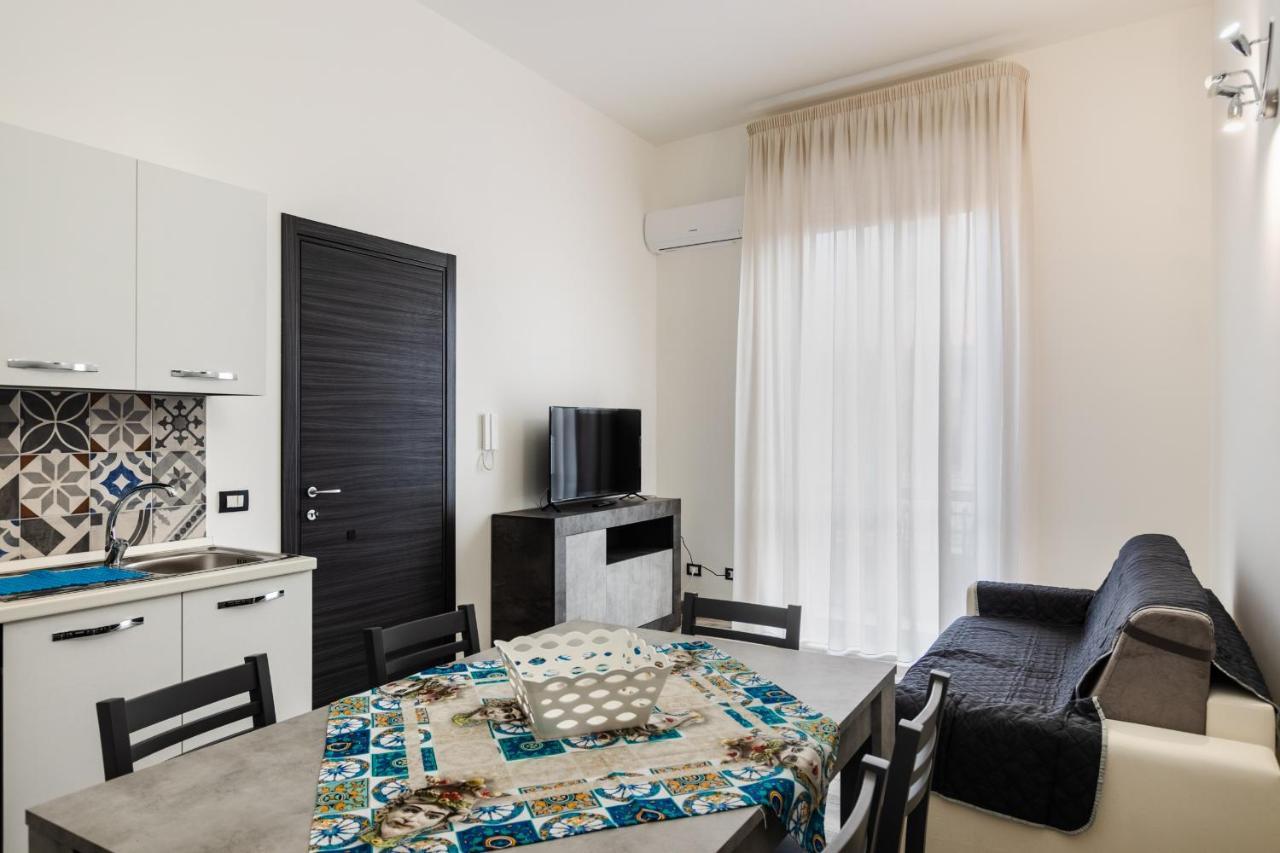 Blu-House Villa อาโวลา ภายนอก รูปภาพ
