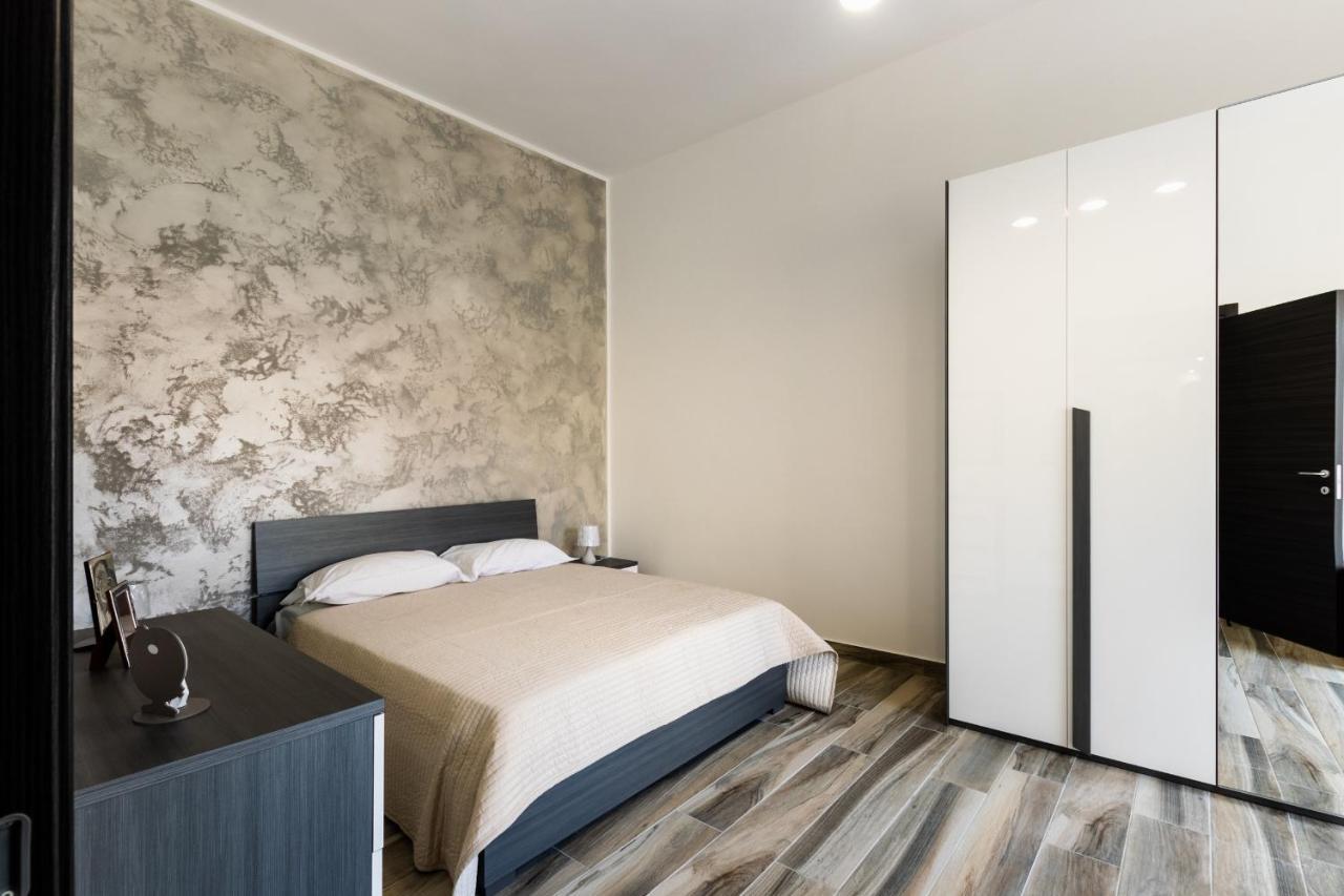 Blu-House Villa อาโวลา ภายนอก รูปภาพ