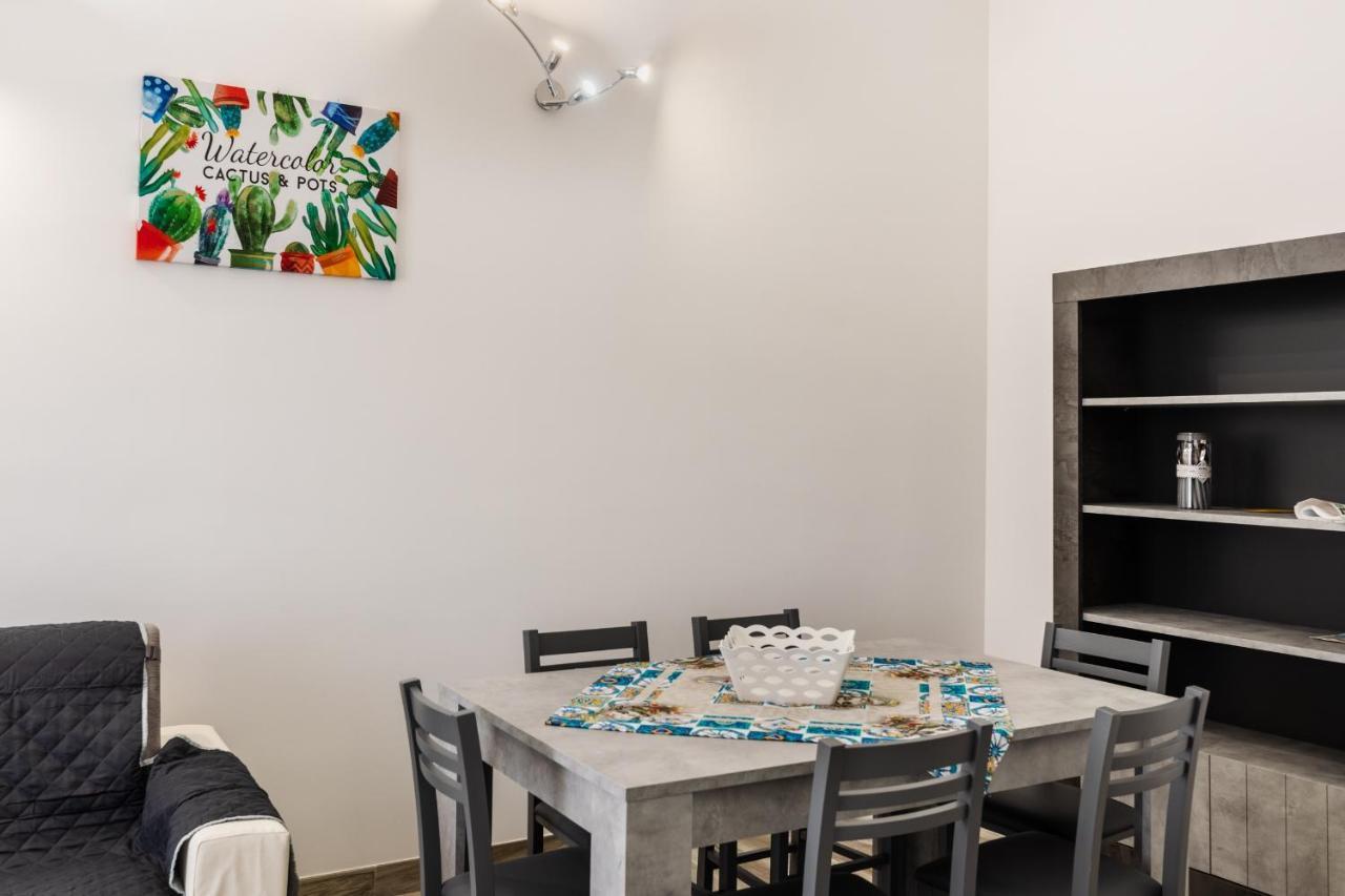 Blu-House Villa อาโวลา ภายนอก รูปภาพ